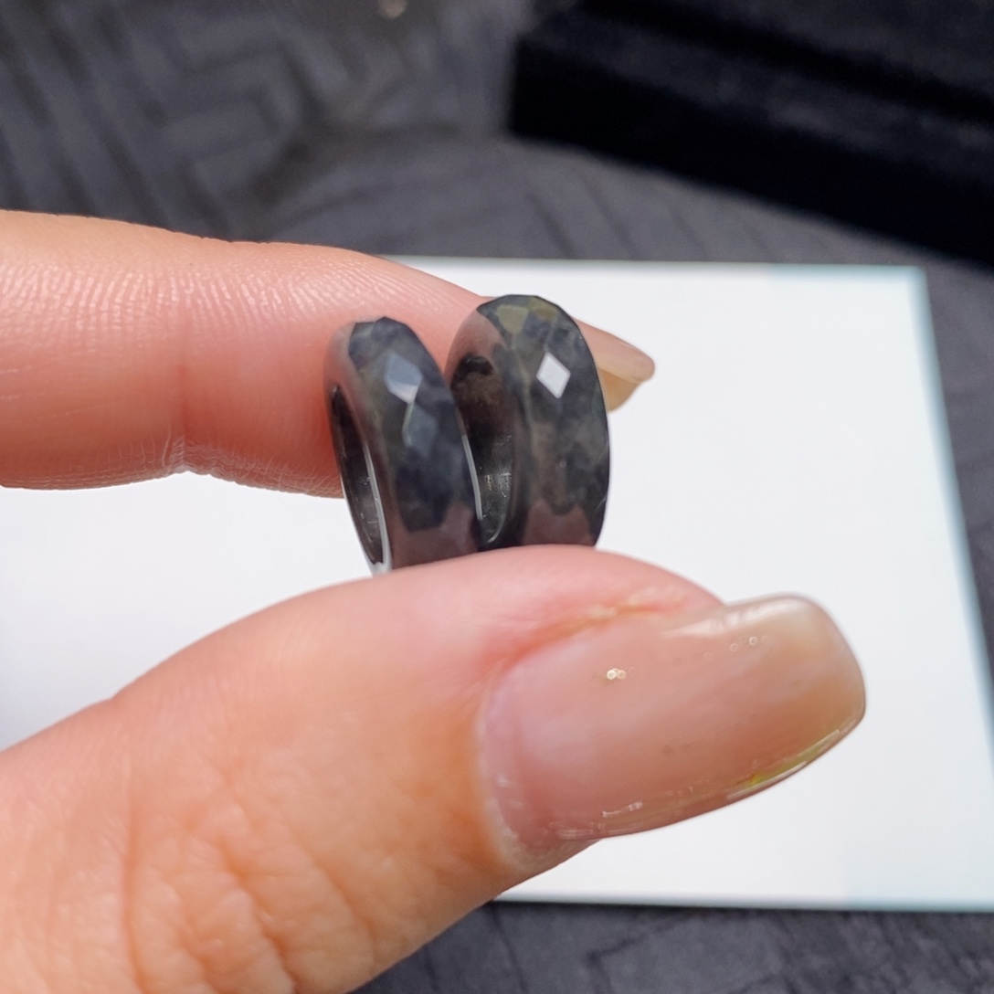 翡翠未镶嵌耳饰冰乌鸡切割面轮胎圈