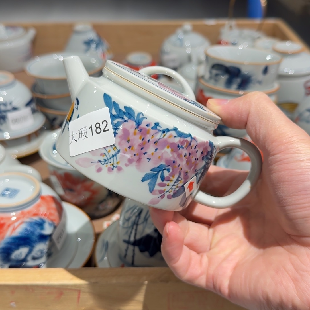 釉下手绘茶具微瑕