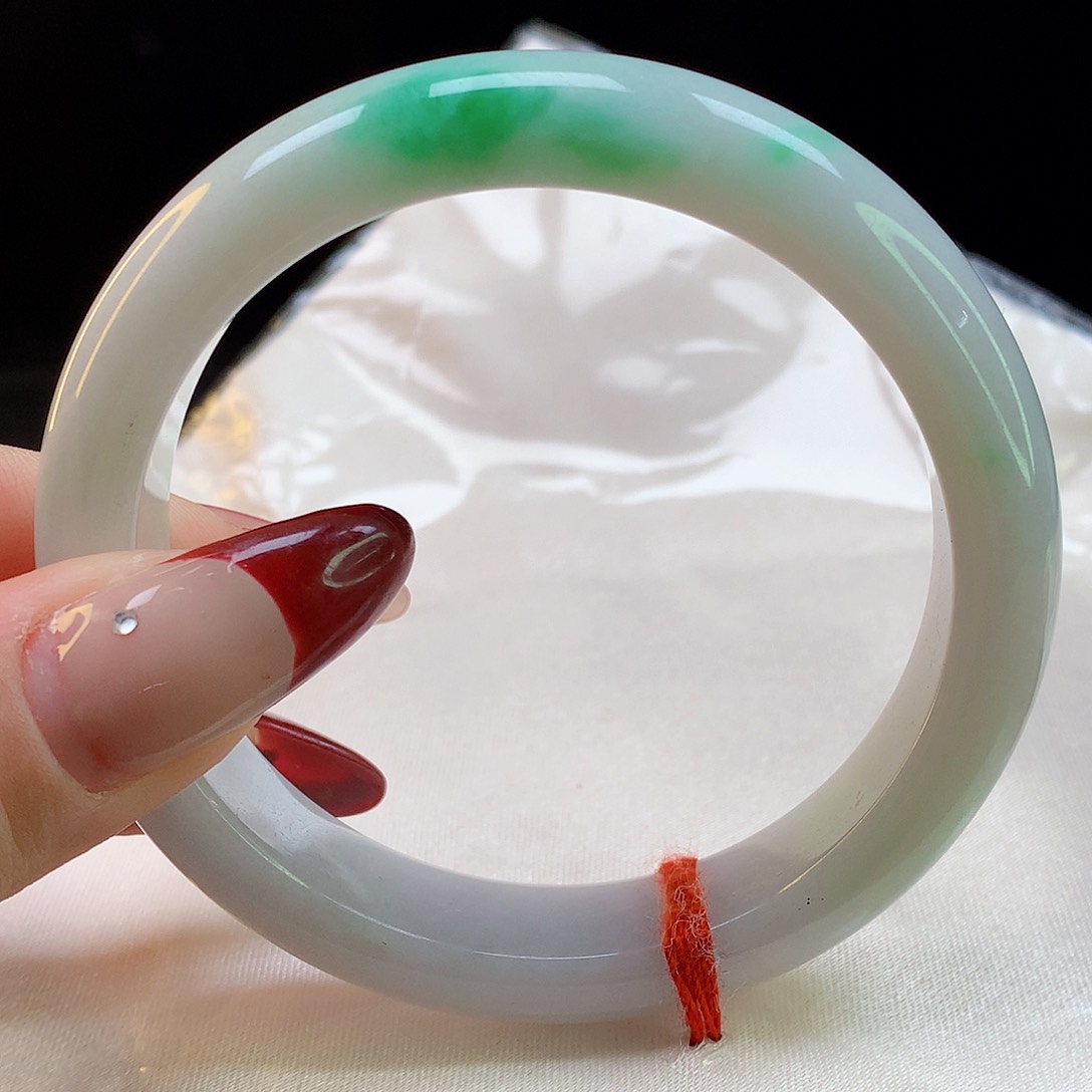 翡翠手镯未镶嵌天然翡翠8260