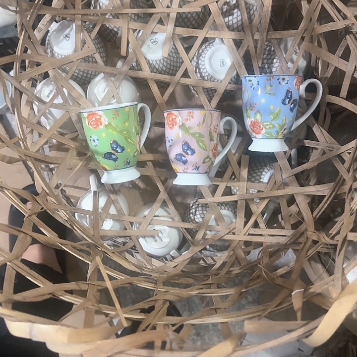 塑料三个杯子喜欢拍