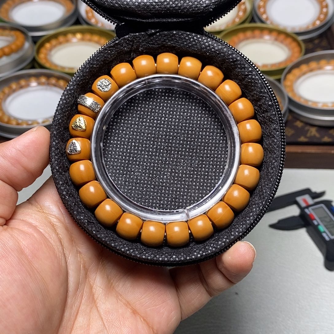 猴头核桃手串49号四标高配直切10左右