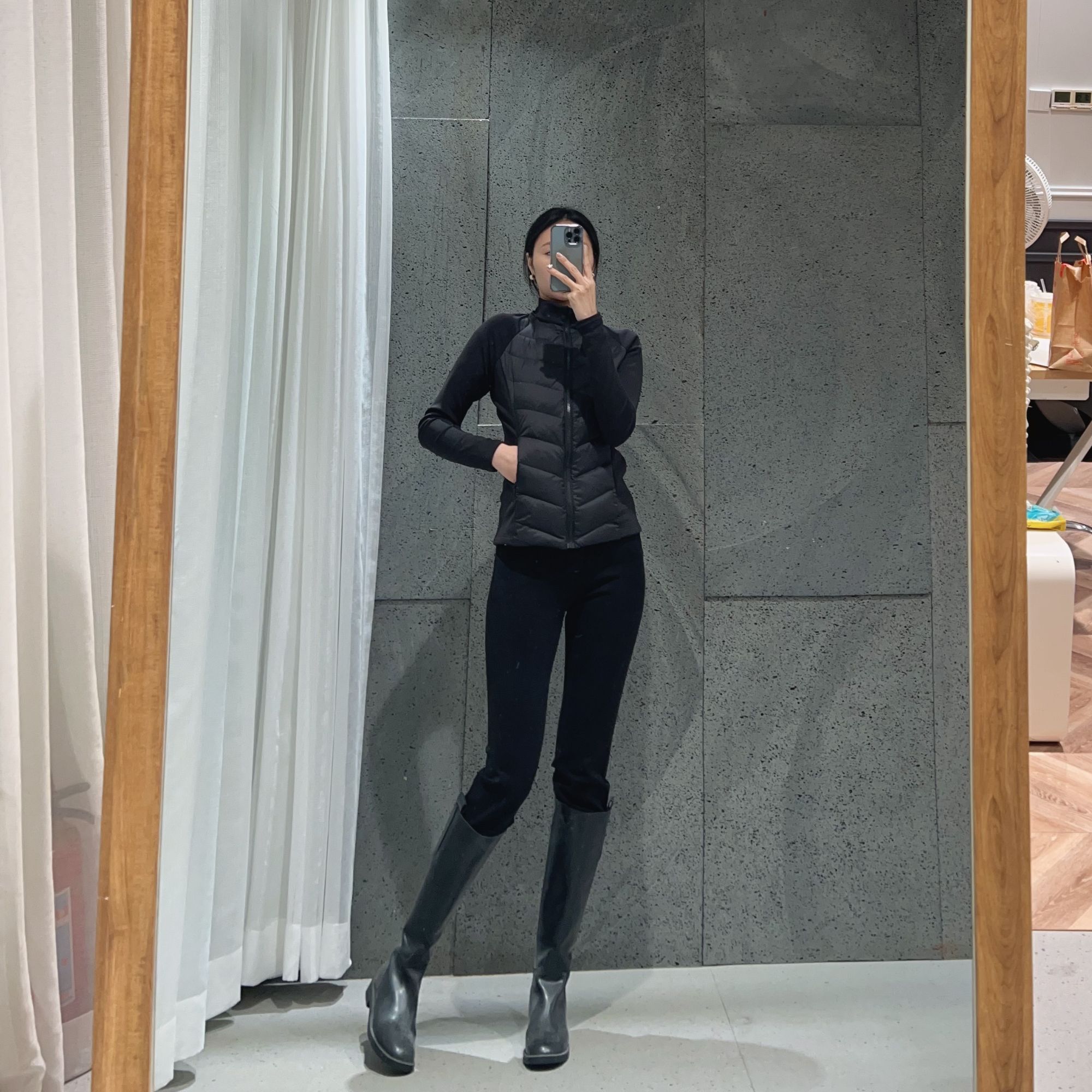 M1350气质休闲立领羽绒服 双色可选 衣长55 款号LJ601