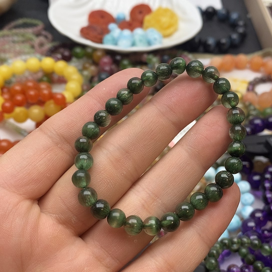 水晶手串未镶嵌?……