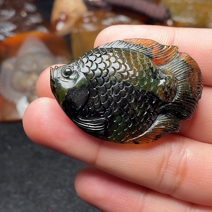 琥珀未镶嵌颈饰291