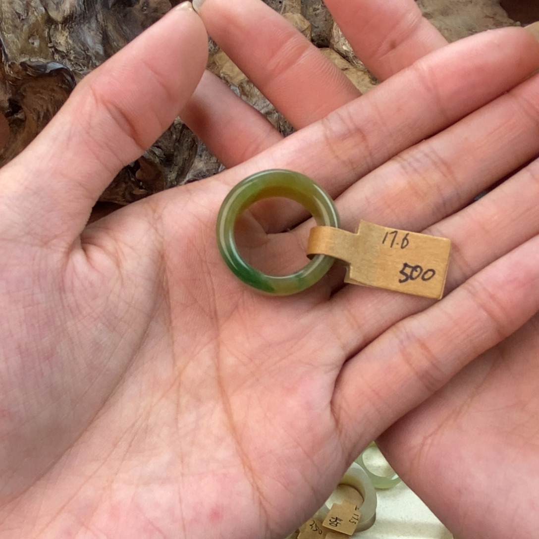 美***处和田玉未镶嵌颈饰