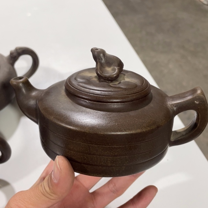 紫砂茶壶老厂紫砂壶一件。