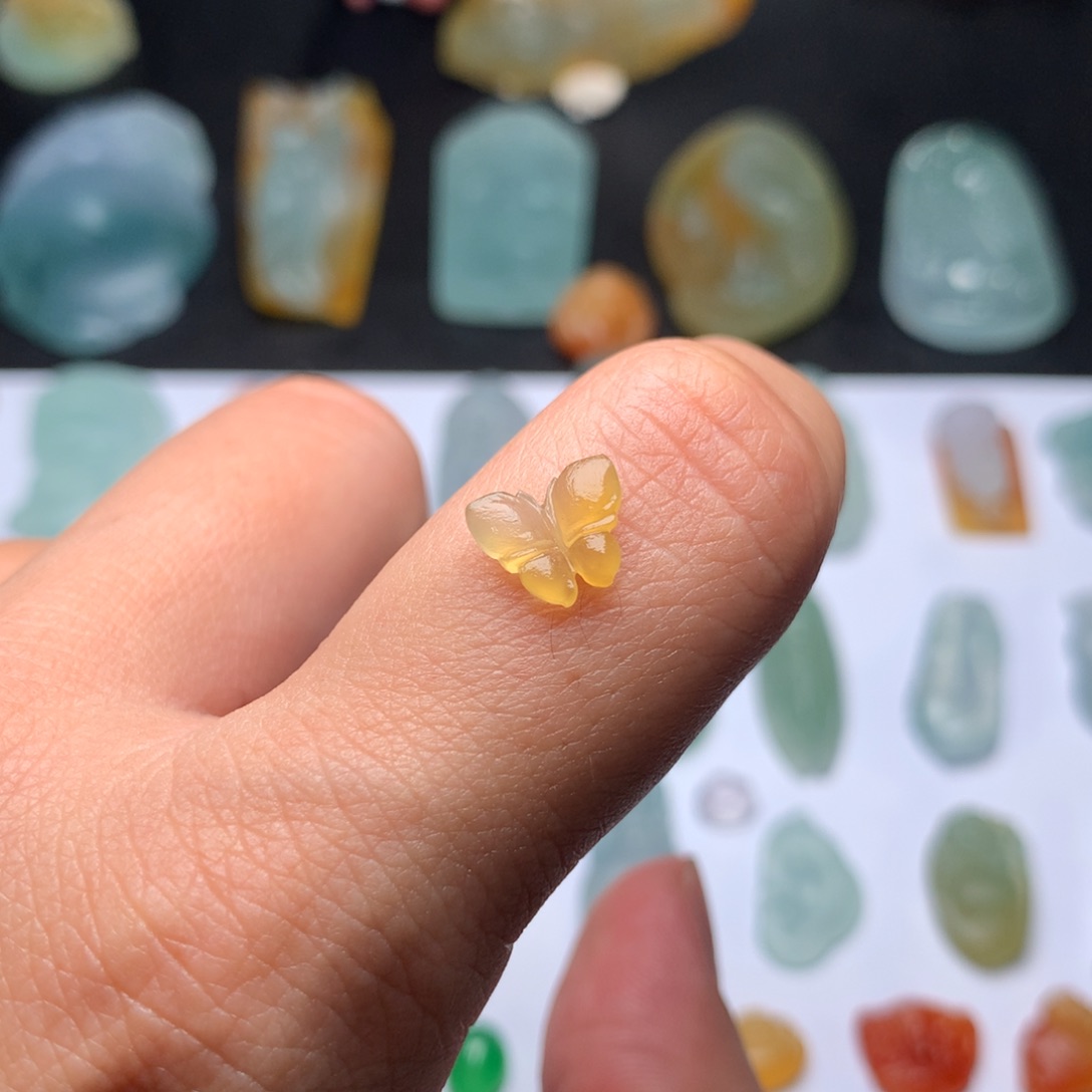 定制翡翠未镶嵌蝴蝶