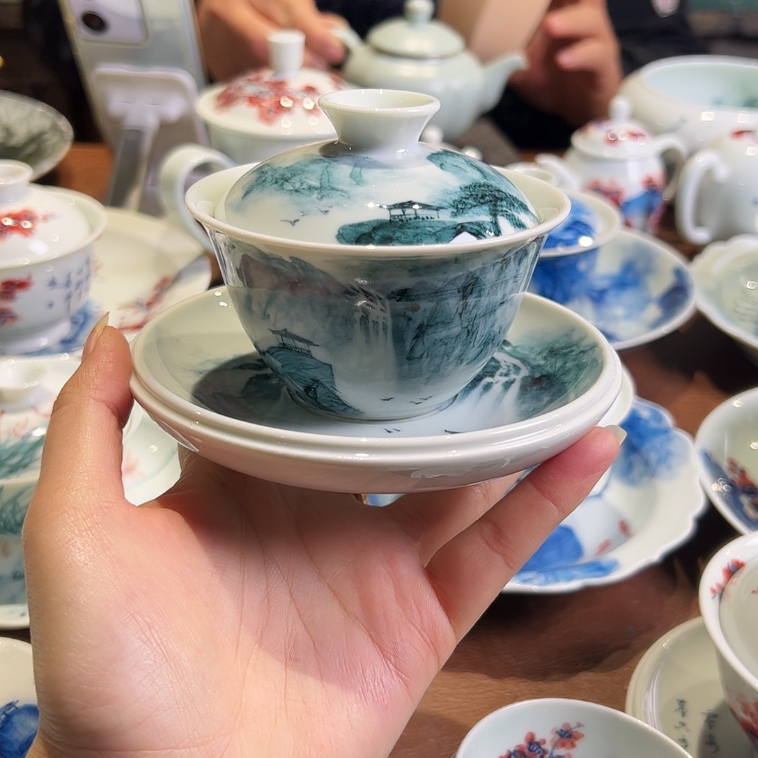 诚***尧青花手绘山水盖碗