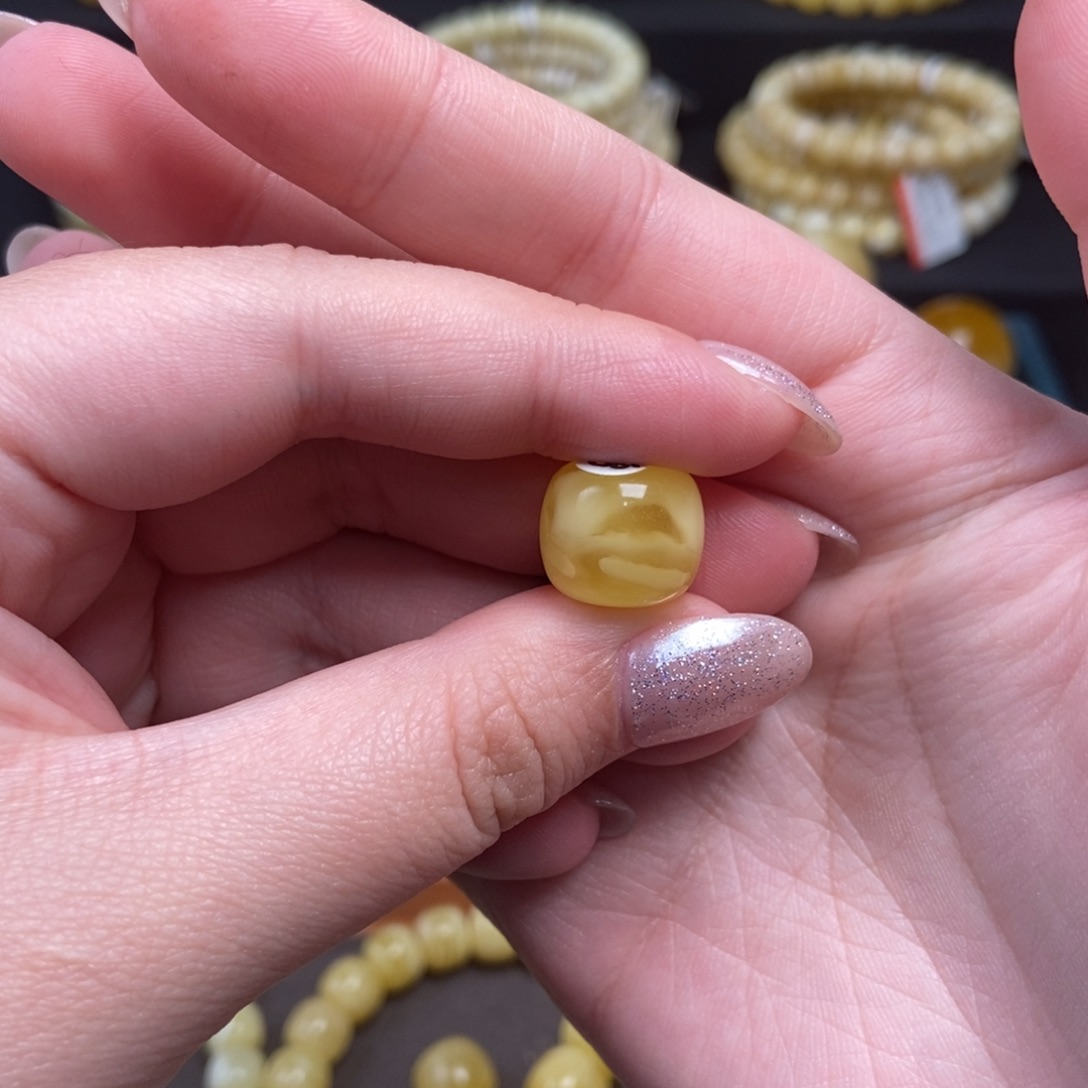 雨***石蜜蜡未镶嵌珠宝奇石