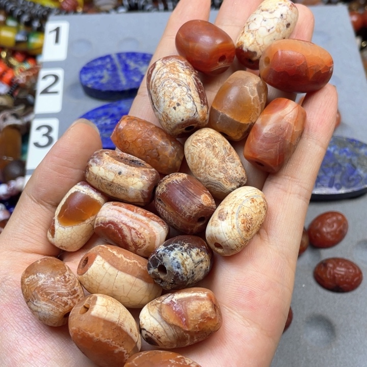 玛瑙/玉髓颈饰未镶嵌揉**艺