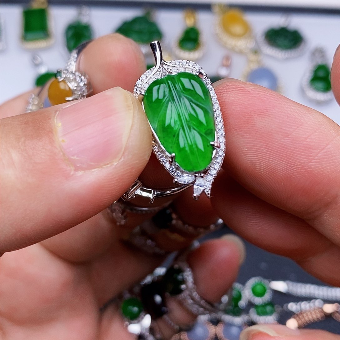 翡翠颈饰银S925镶嵌项链