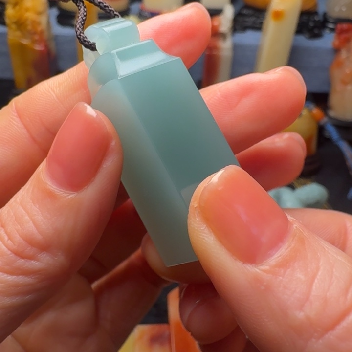 弹***鱼寿山石印石梅子青