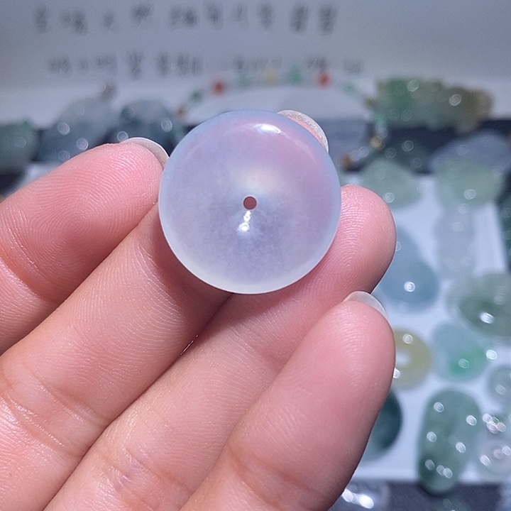 颈饰未镶嵌翡翠平安扣