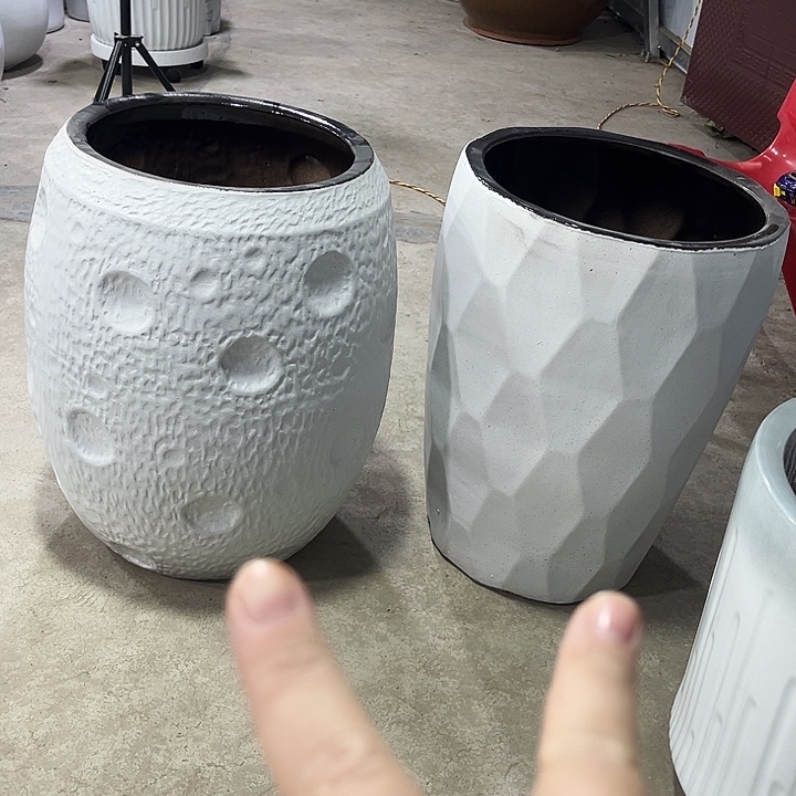 陶瓷大花盆两个特大