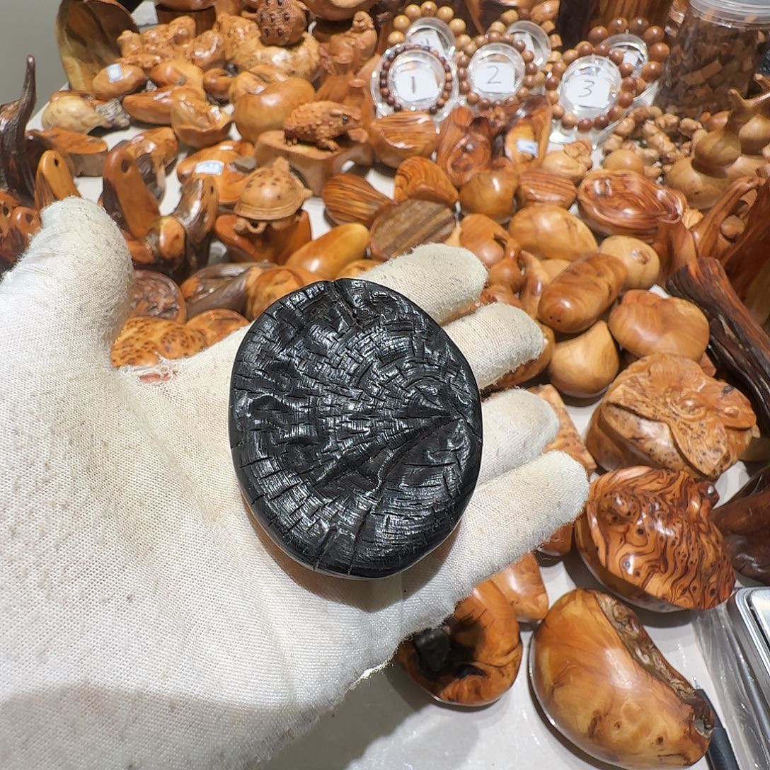 强***志柏木（崖柏）太行崖柏陈化黑油雷击手把件