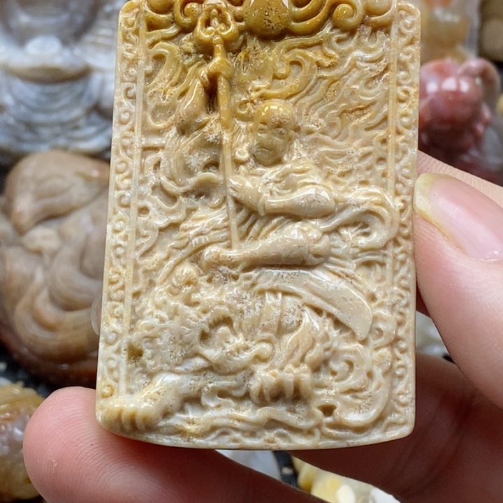 硅化珊瑚（珊瑚玉）颈饰未镶嵌