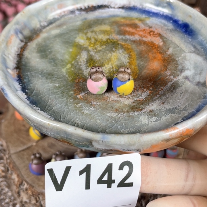 紫砂花盆陶瓷小羊鼻屎羊 2个 1cm左右