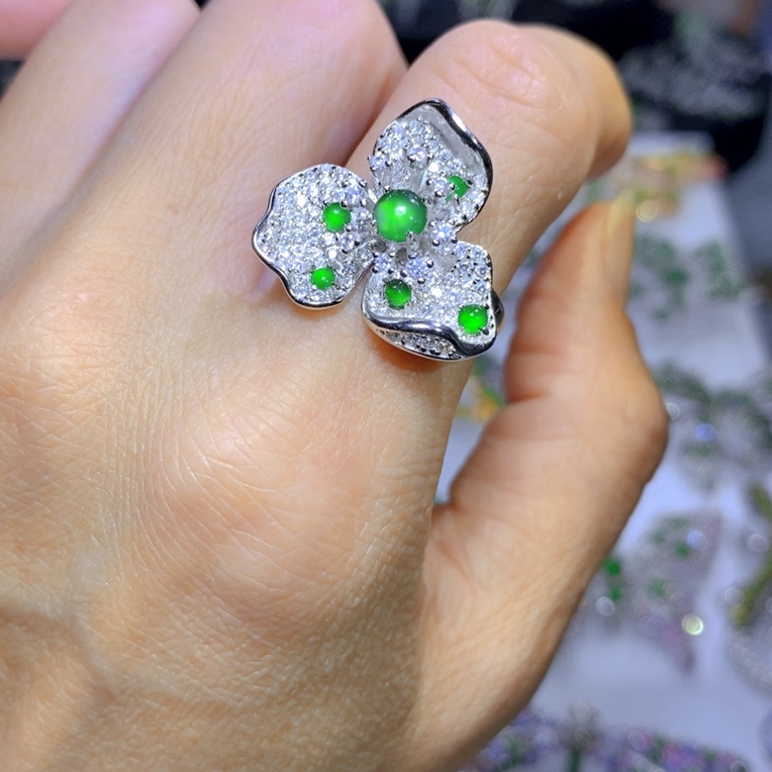 翡翠颈饰银S925镶嵌天然翡翠