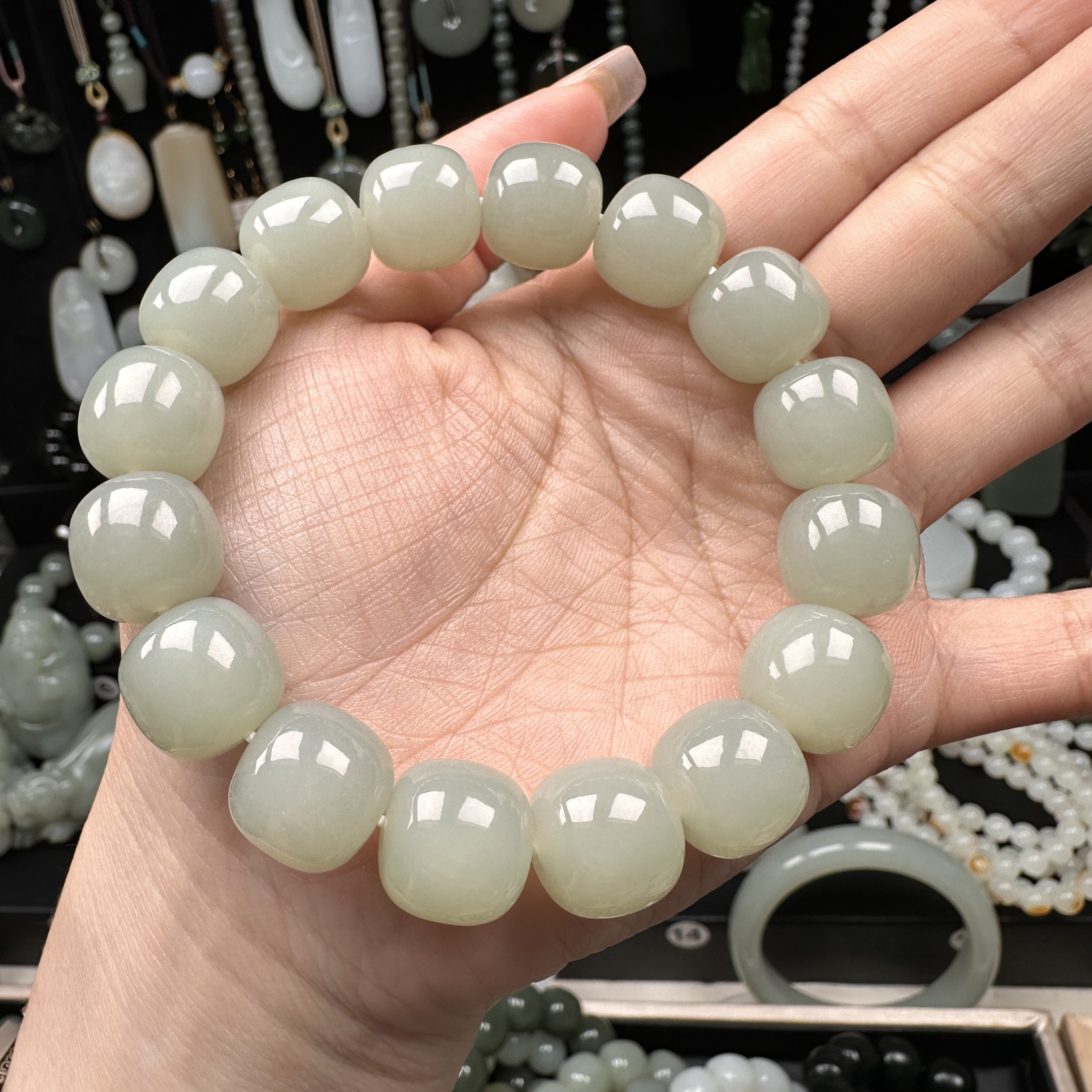 天然和田玉新疆且末金山高青白卡14老型手串