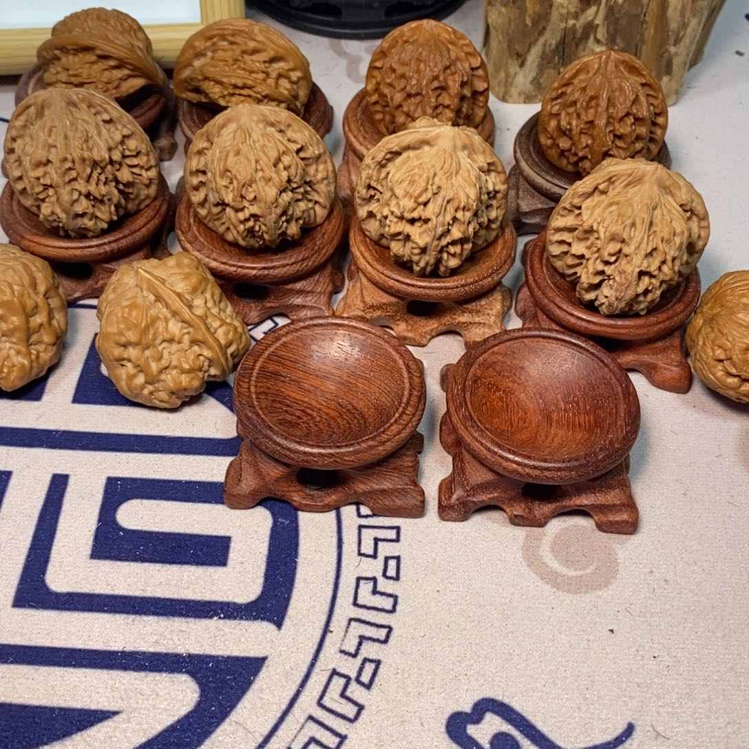 温***野文玩核桃吊坠磨盘