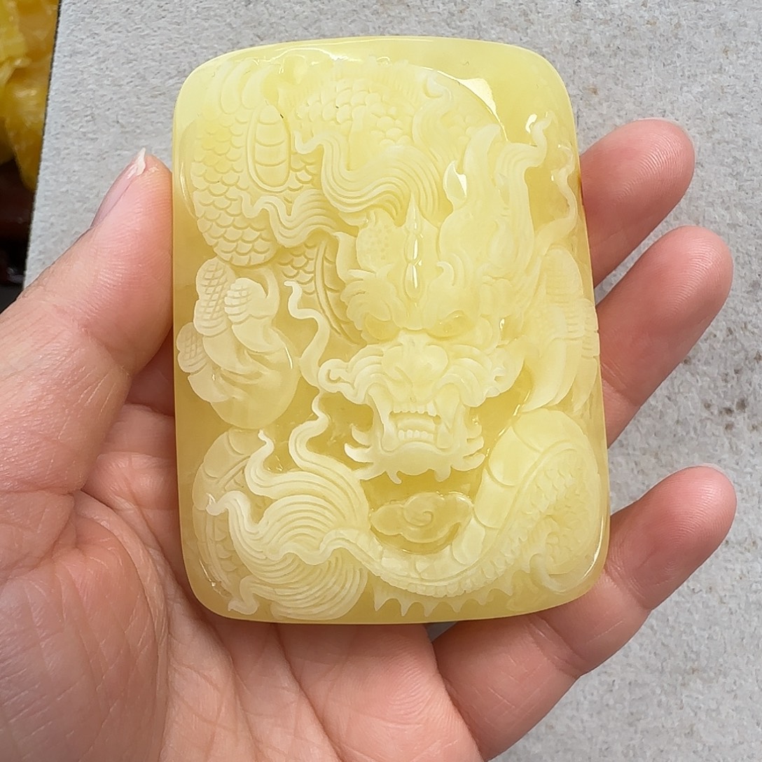 蜜蜡未镶嵌珠宝奇石