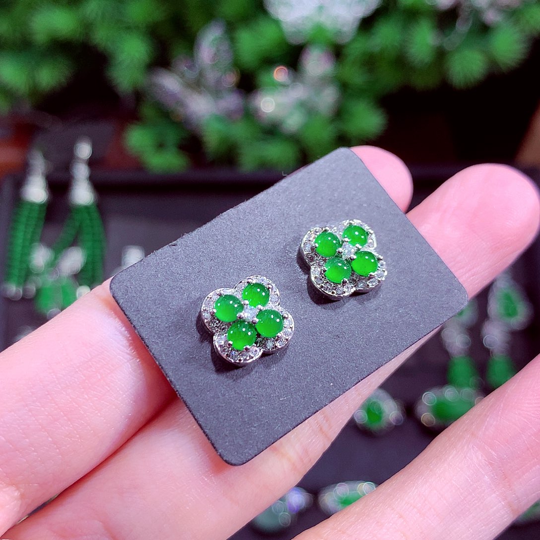 颈饰未镶嵌翡翠天然