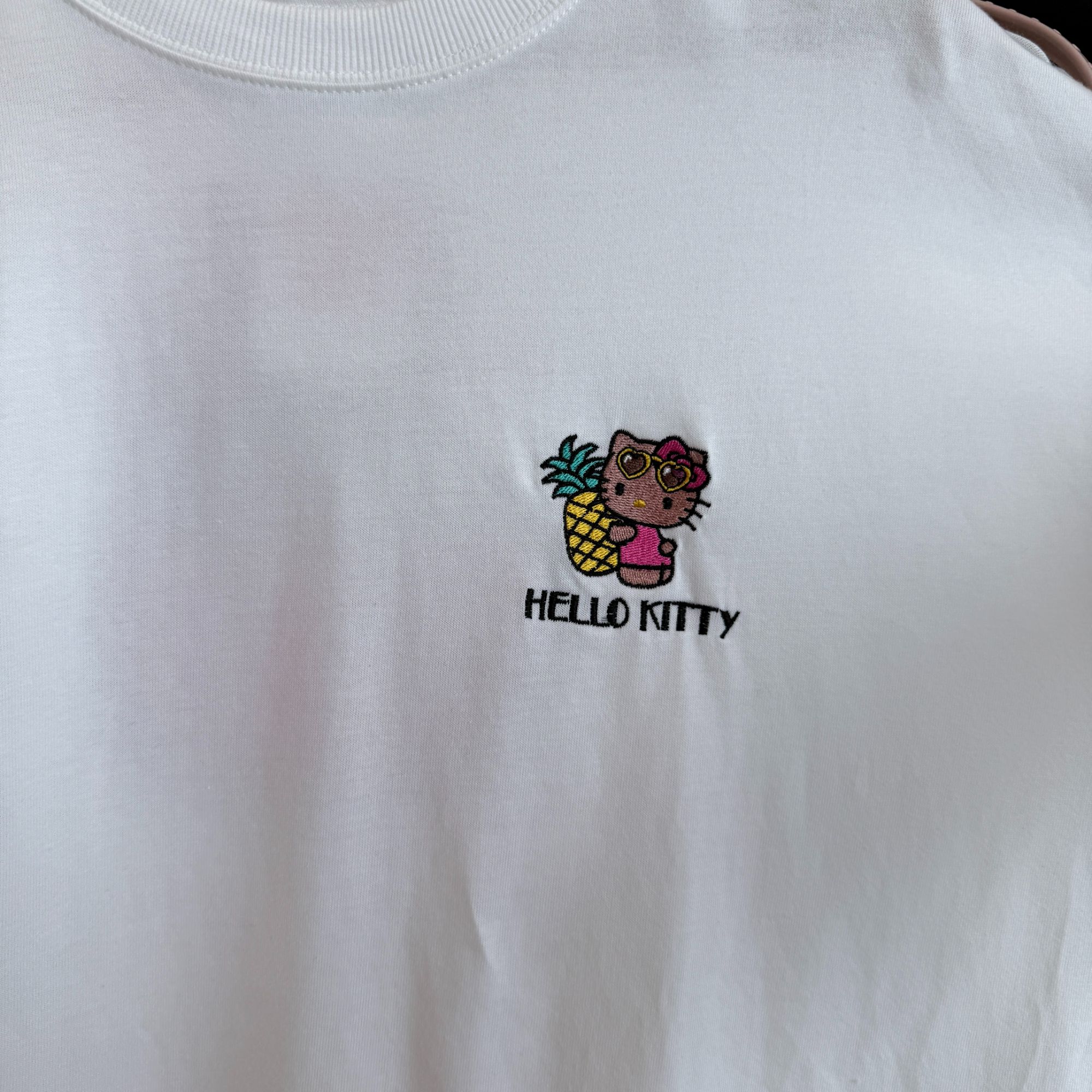 【东京限定】Hello Kitty 黑皮抱菠萝 西瓜Kitty 短袖 黑/白短袖