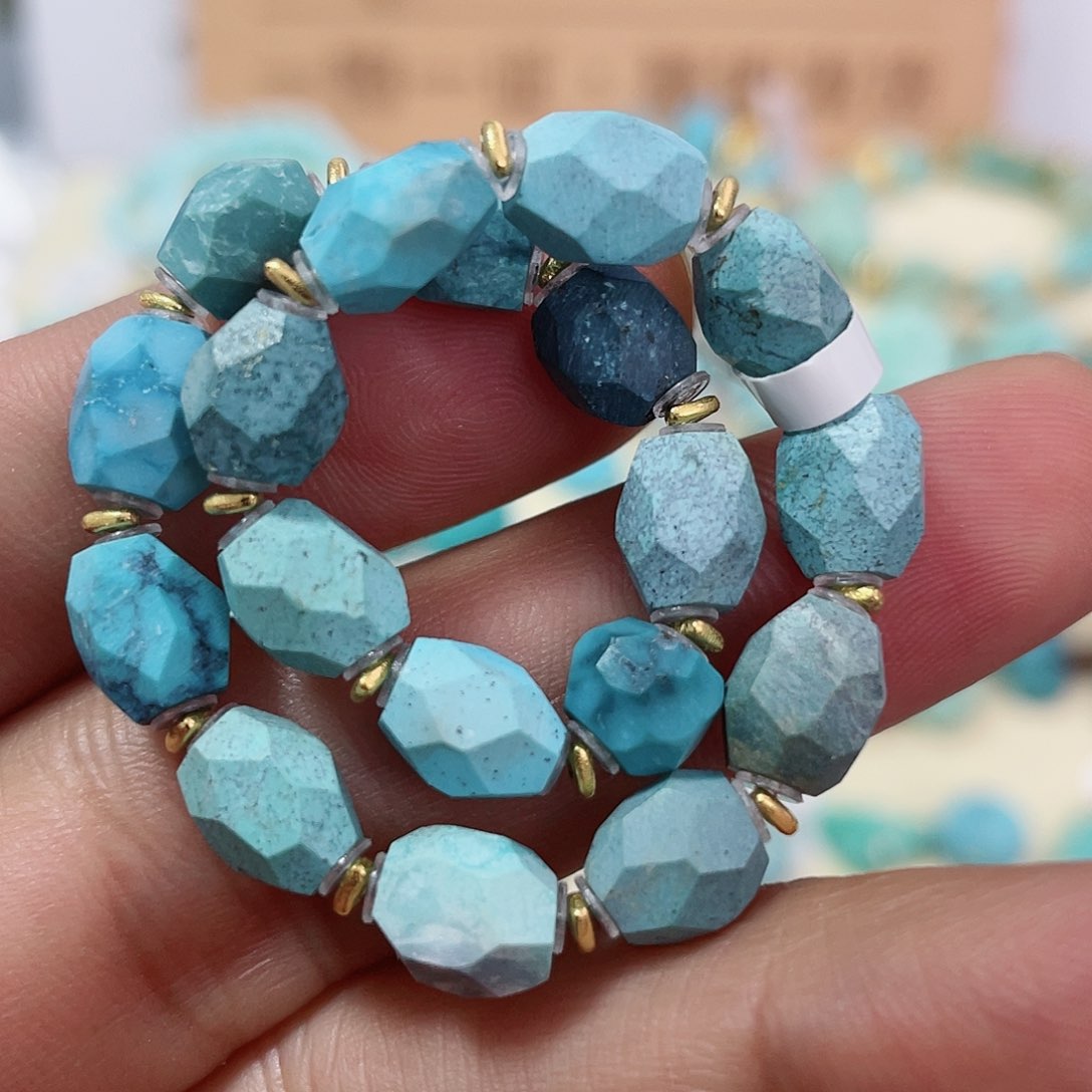 绿松石配饰未镶嵌