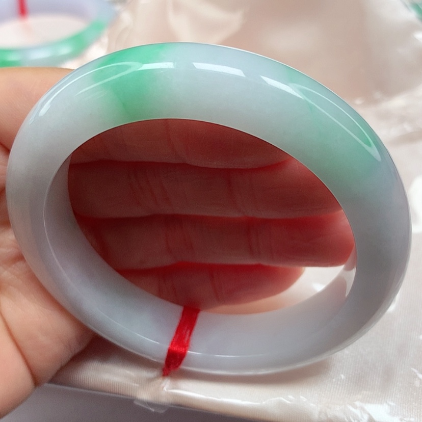 【闪购商品】翡翠手镯未镶嵌冰糯白底青手镯5455圈37号