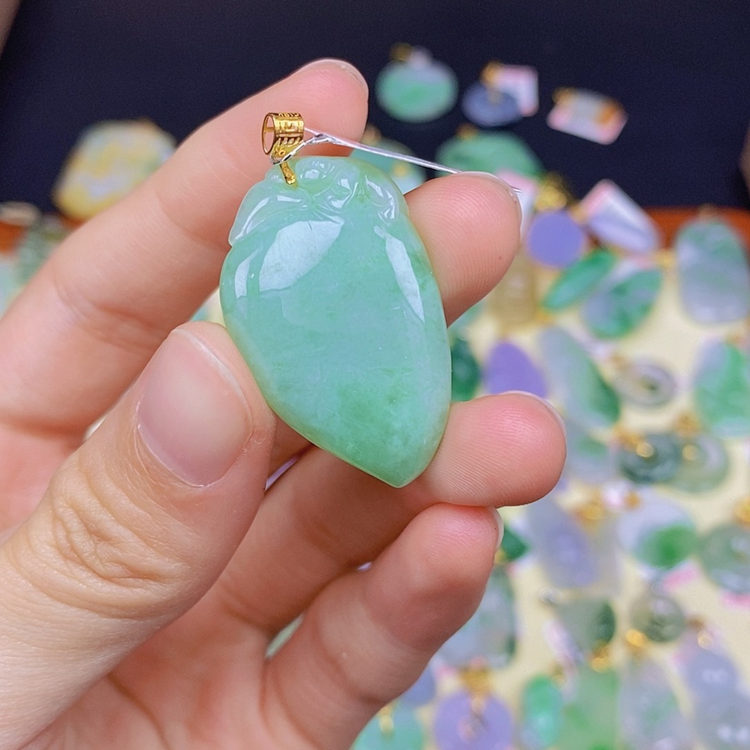 翡翠颈饰18K金镶嵌翡翠