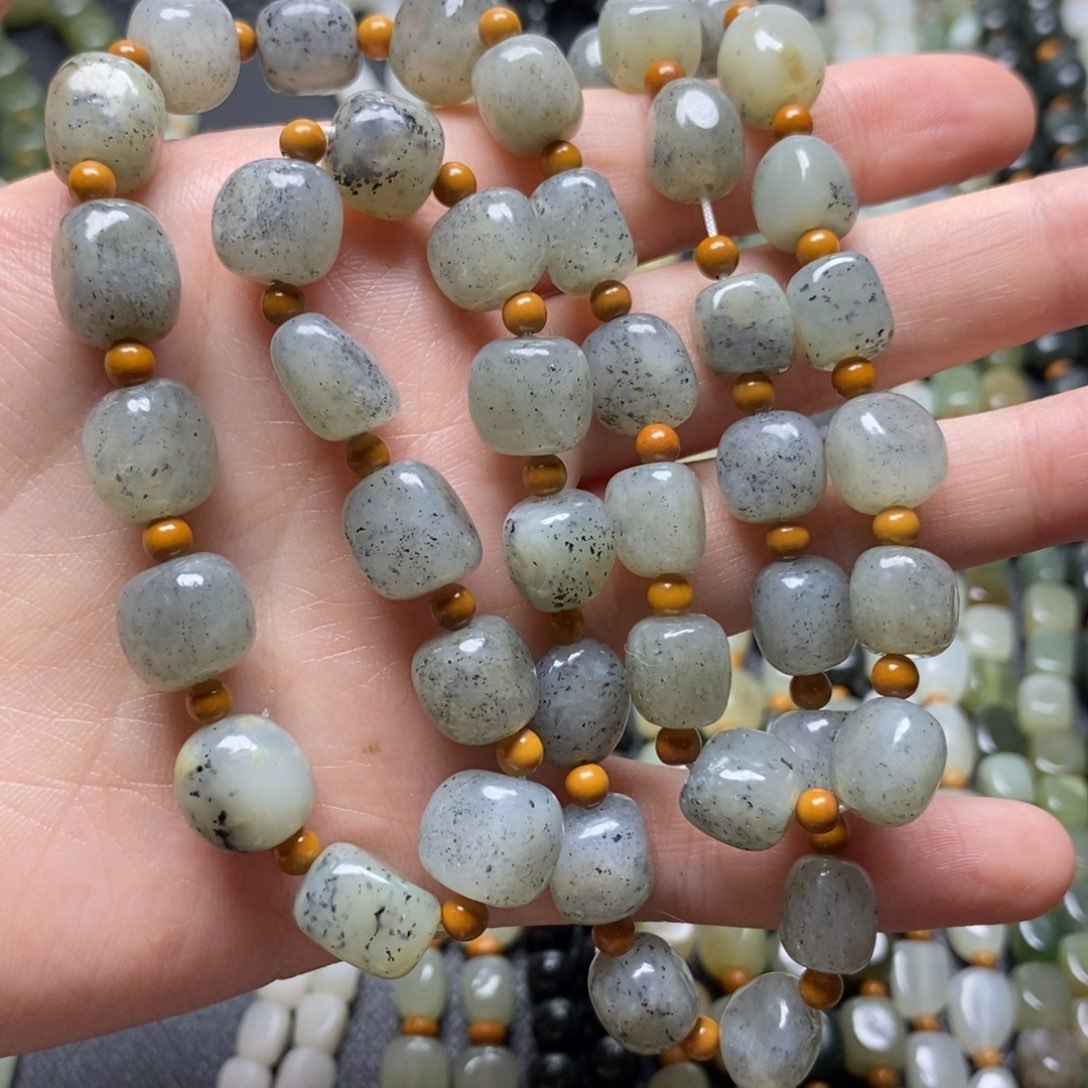 和田玉未镶嵌颈饰梦*