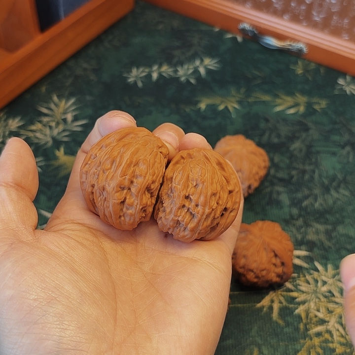 吊坠文玩核桃018白狮子半壁