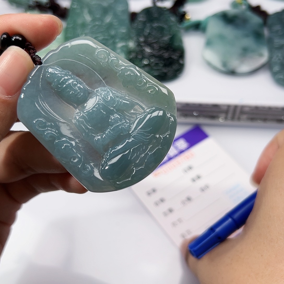 翡翠挂件未镶嵌吊坠