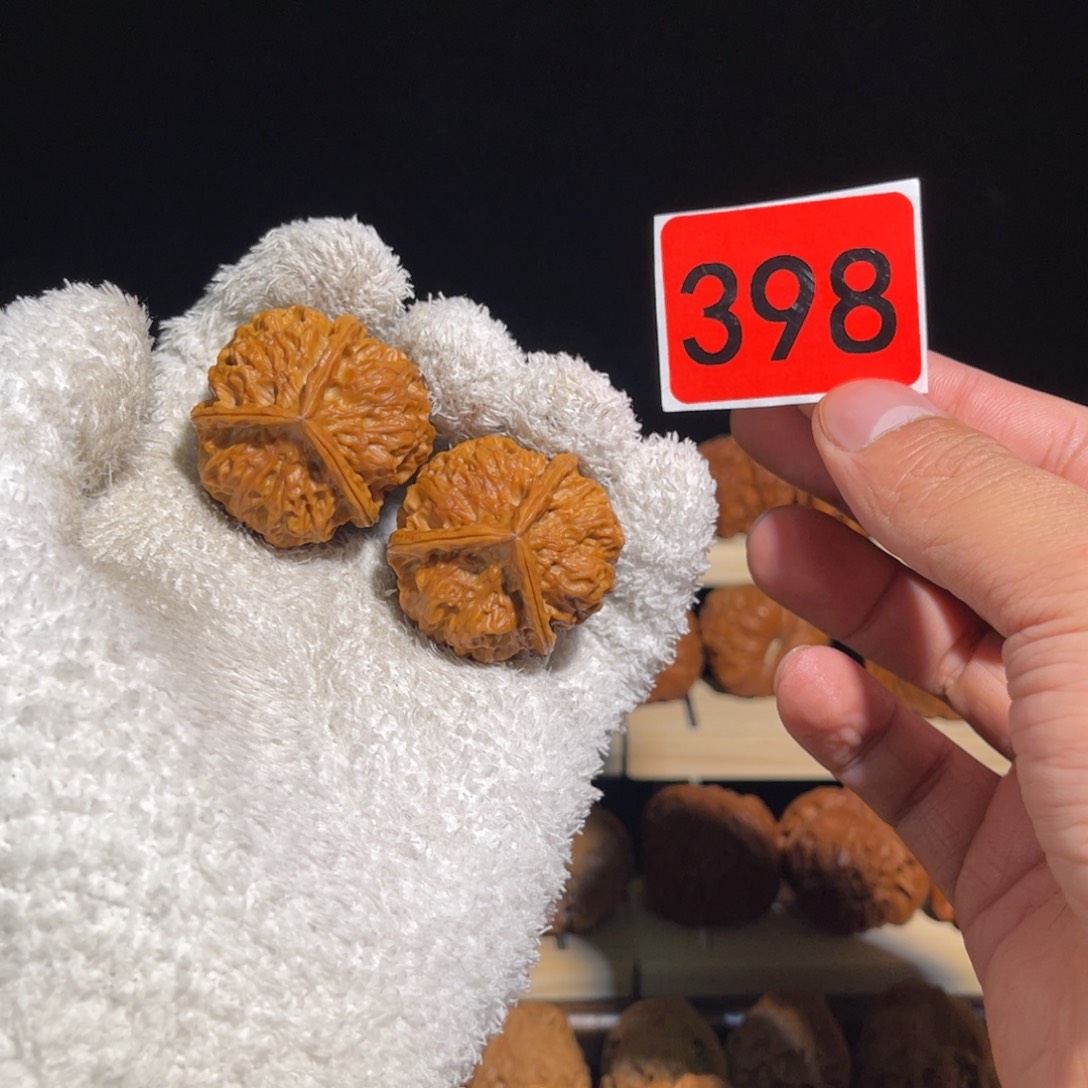 把件文玩核桃铁三棱36 编号398