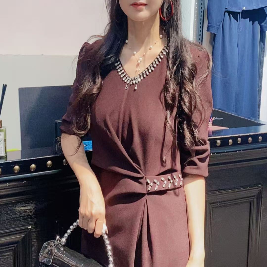 A型版V领长裙修身显瘦