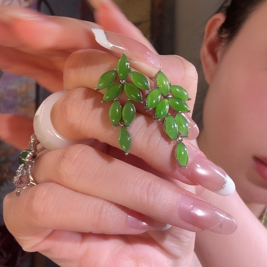 和田玉银S925镶嵌耳饰