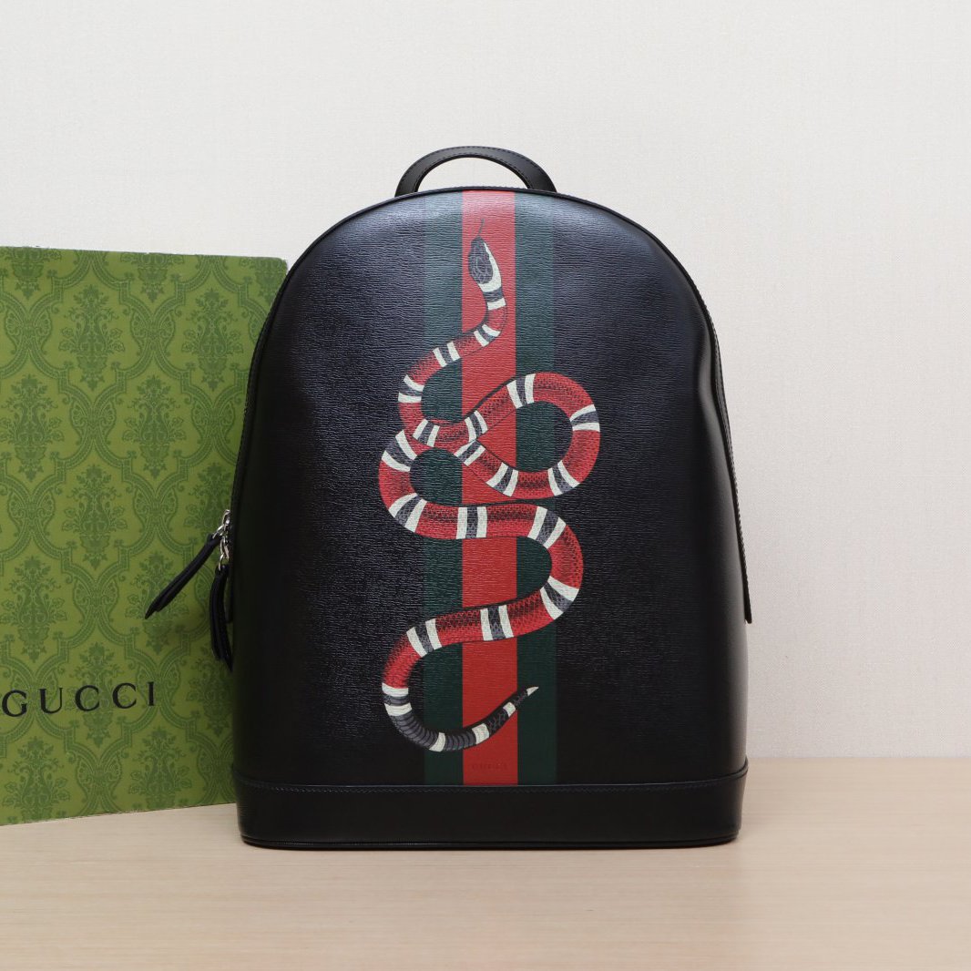 95新 GUCCI/古驰 【活动黑黑】黑色 皮革C 银扣 蛇年 印花 双肩包