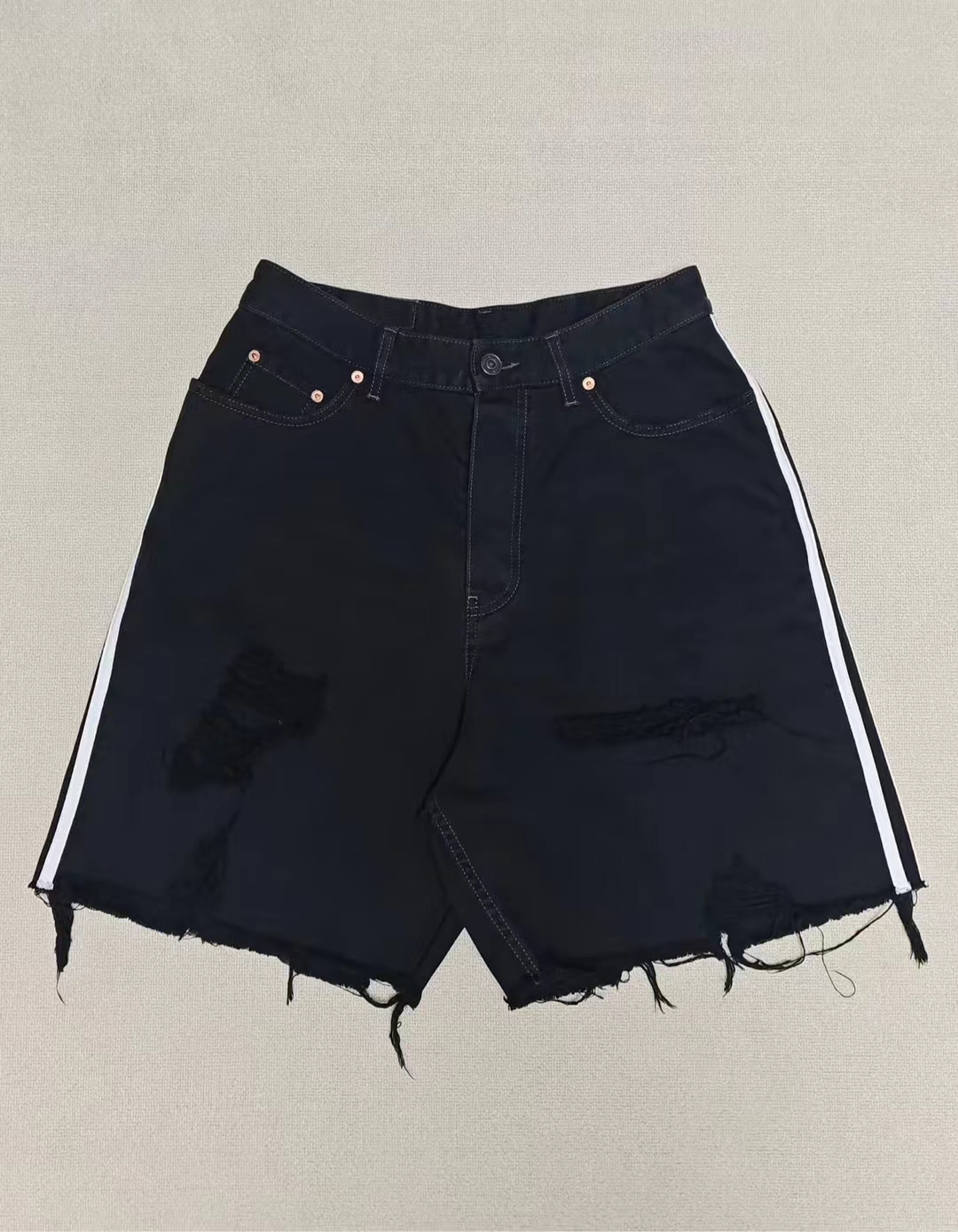 99新 Balenciaga/巴黎世家 XS码 阿迪联名条纹破坏流苏牛仔短裤