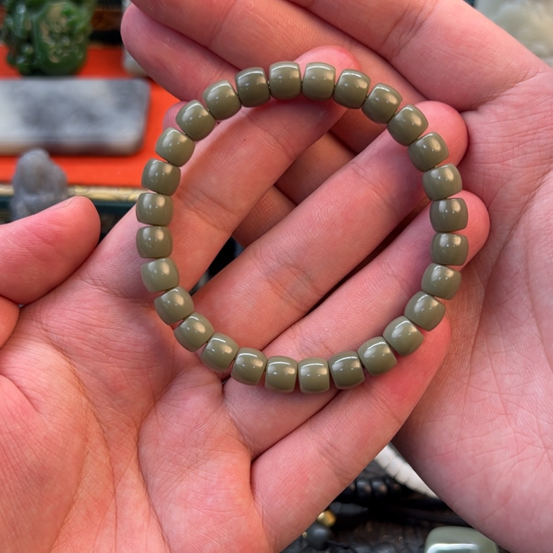 和田玉颈饰未镶嵌