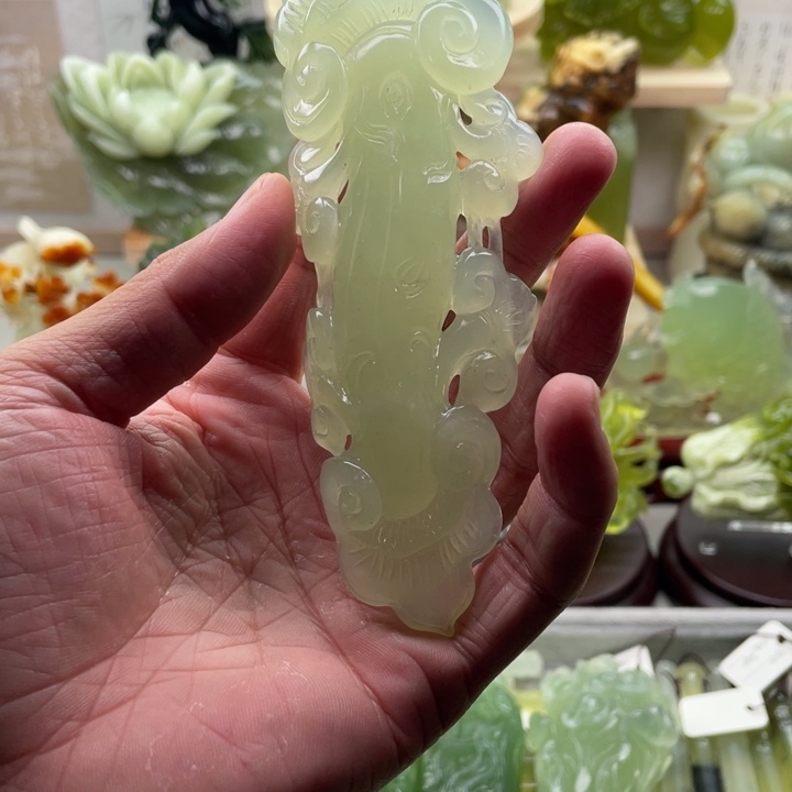 蛇纹石玉未镶嵌四大名玉手把