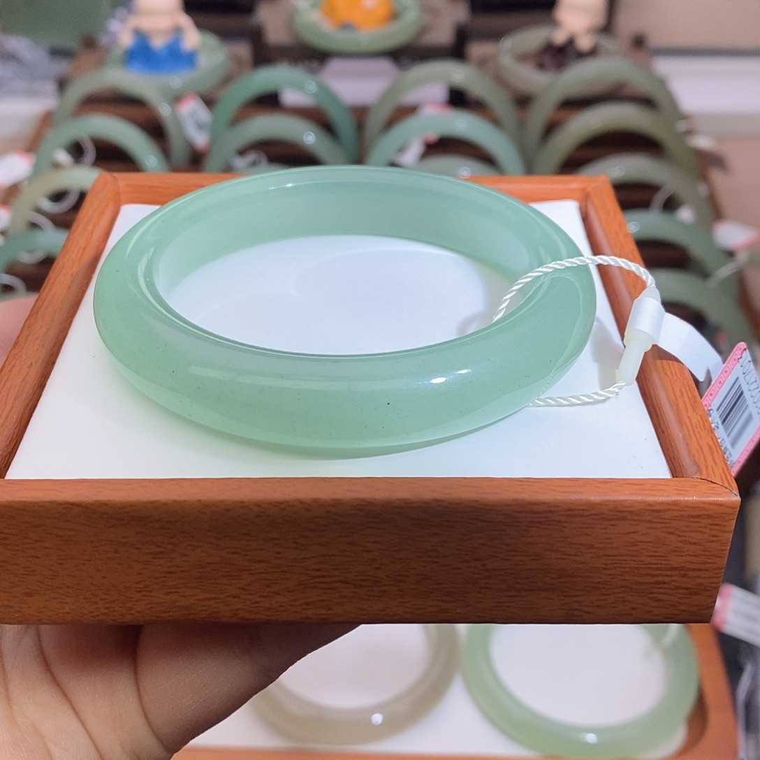 东陵石未镶嵌手镯58