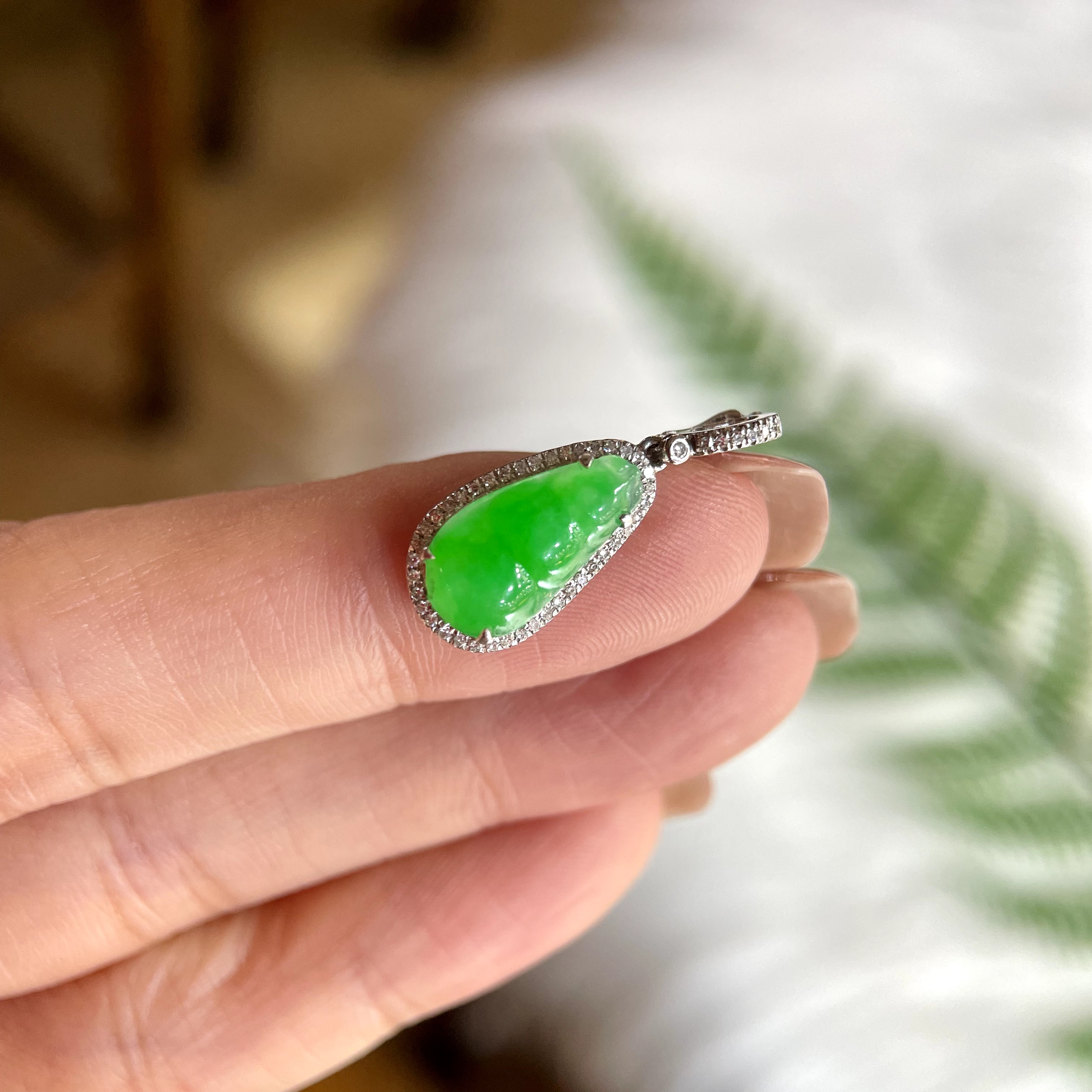 天然a货翡翠18k金镶嵌高冰豆子滴流