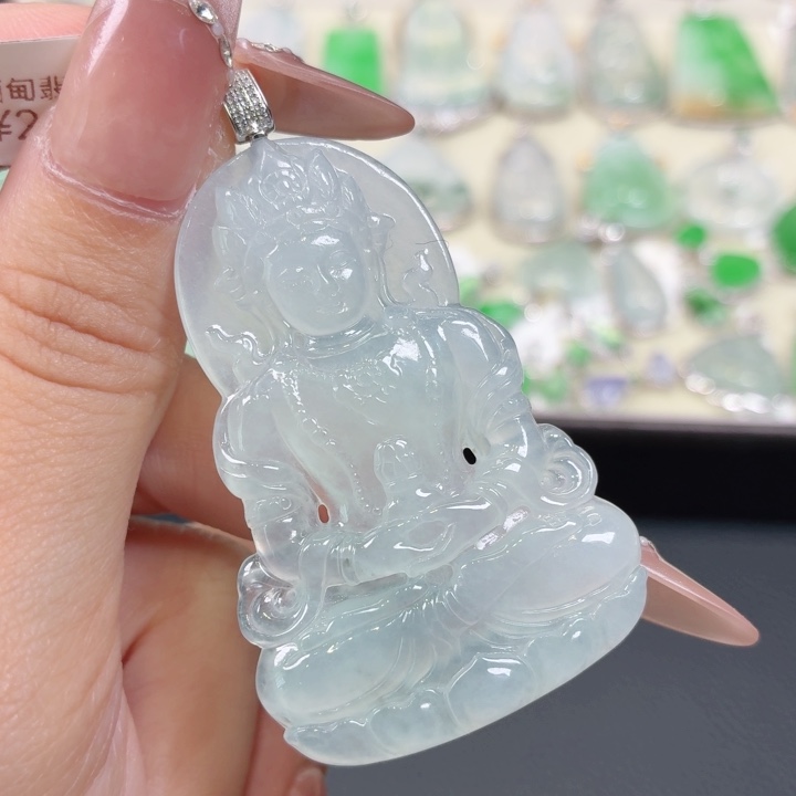 颈饰18K金镶嵌翡翠