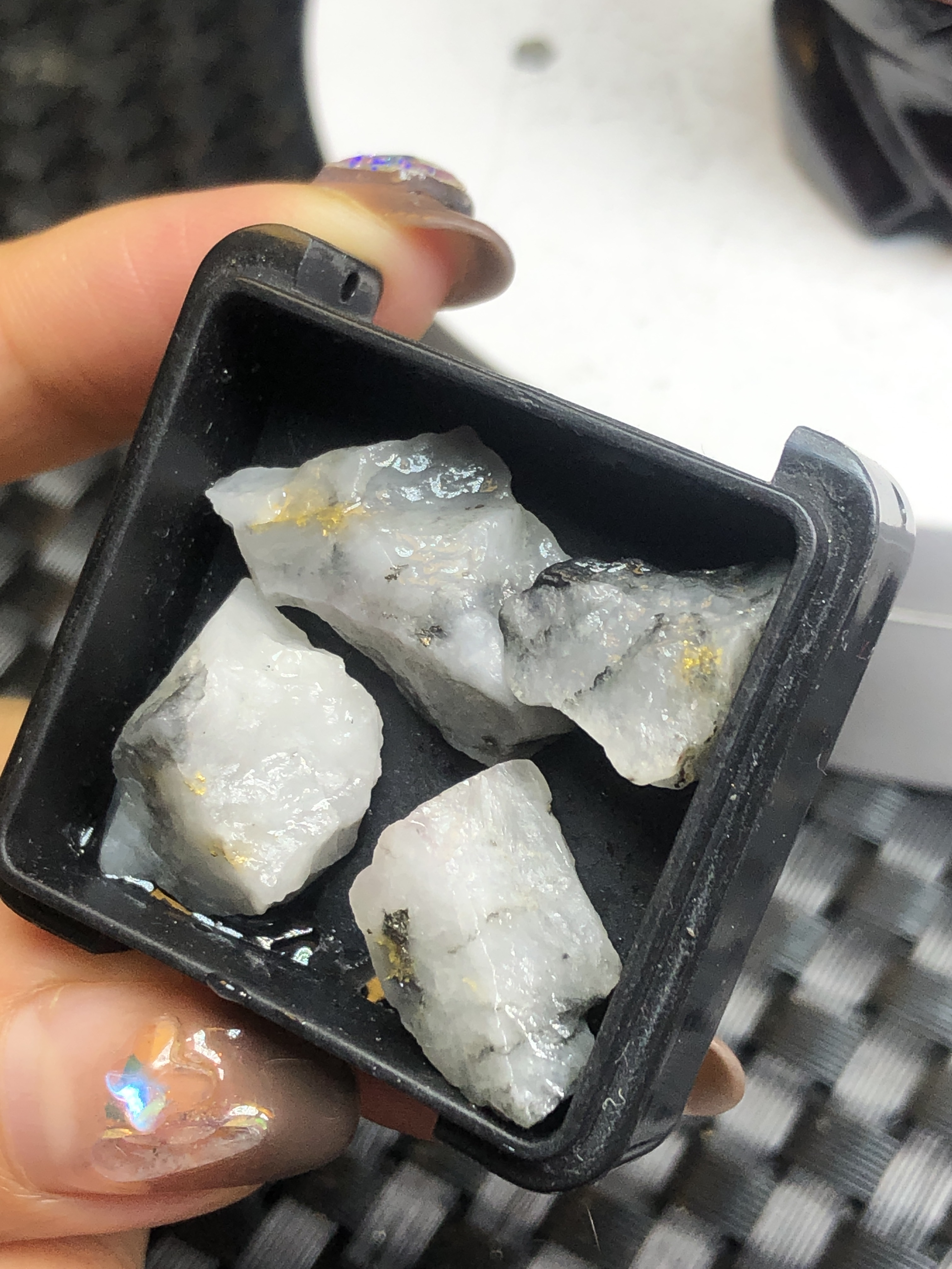 9.3g金达莱天然矿标