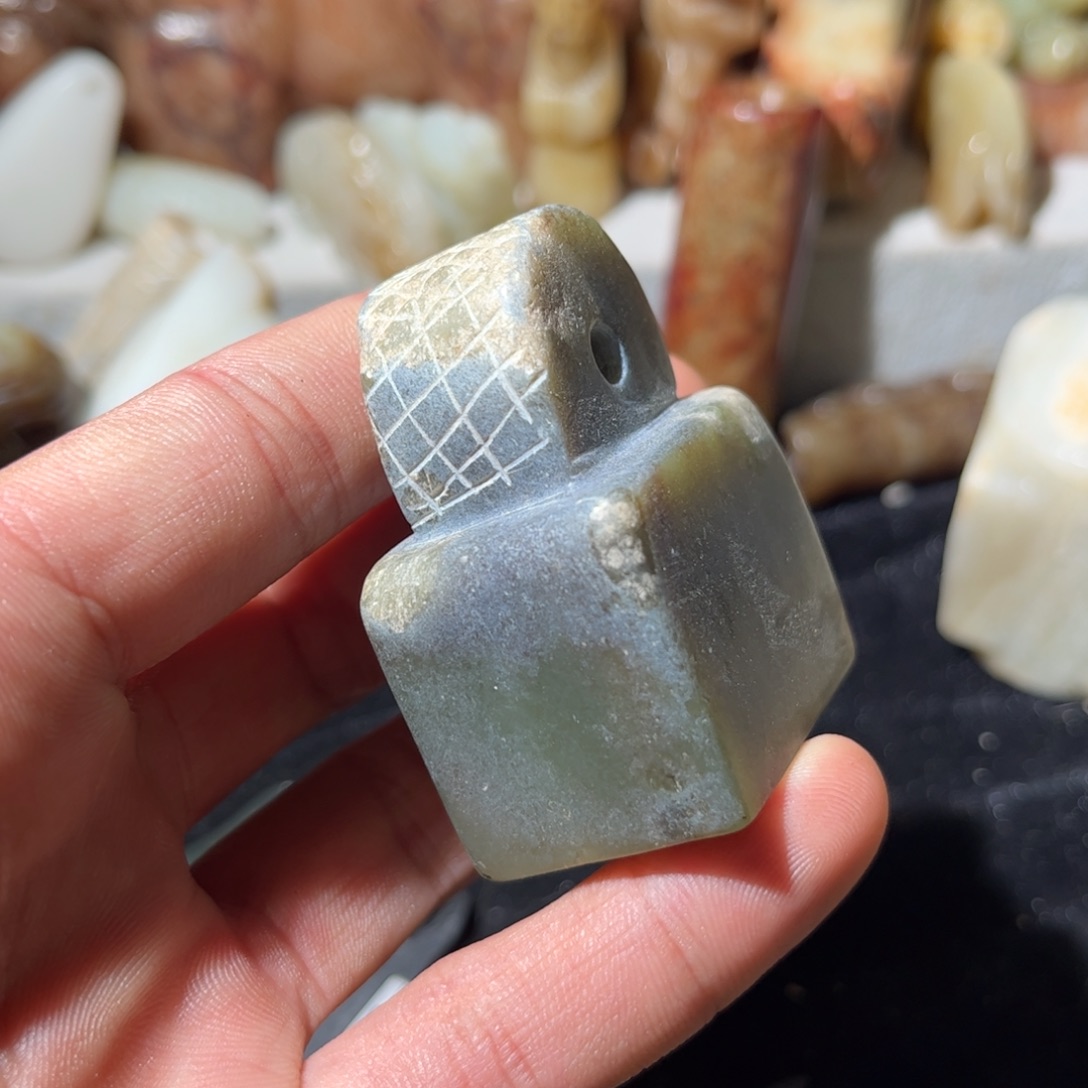 和田玉未镶嵌挂件