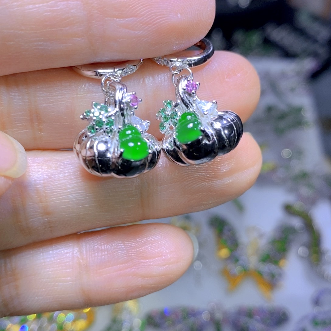 翡翠颈饰银S925镶嵌天然翡翠