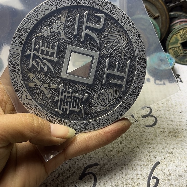 国***庆文创工艺品复古铜摆件