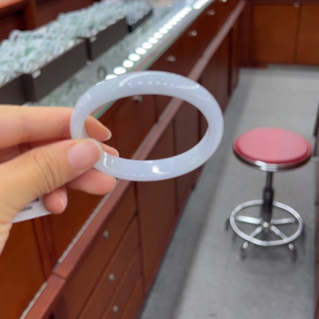 翡翠手镯未镶嵌余*鱼