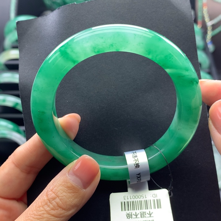 石英质玉未镶嵌手镯