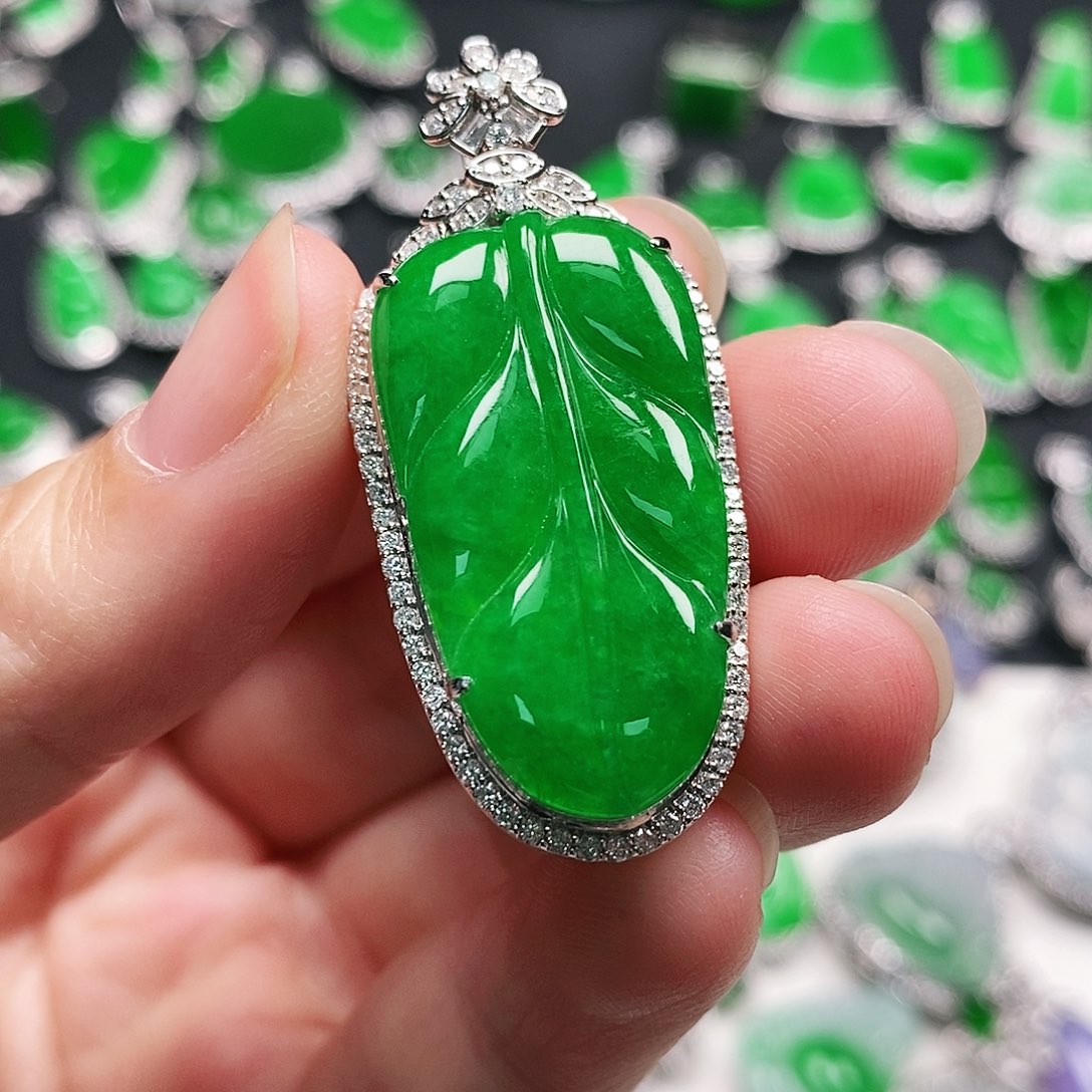 翡翠颈饰18K金镶嵌树叶